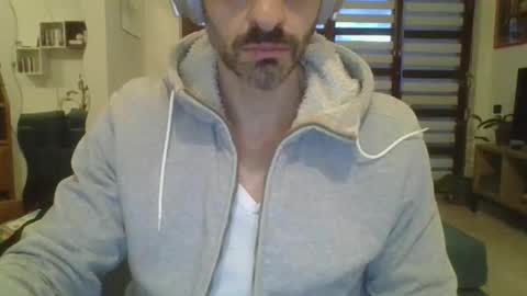 andrea_feetlover online show from February 16, 2026, 6:09 am