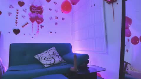 Snapshot of andrea_guz chatting on September 22, 2025, 10:45 pm ANDREA IM INDEPENDENT MODEL online show from September 22, 2025, 10:45 pm