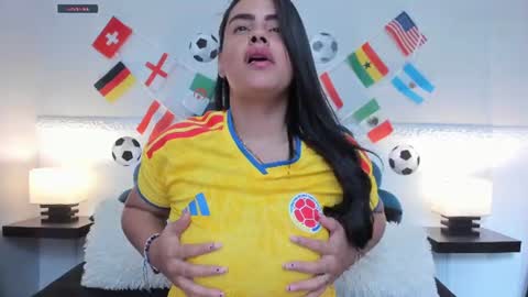 andreahgil online show from June 17, 2026, 3:24 pm