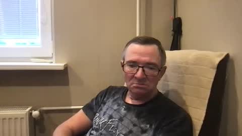 andreass60 online show from December 2, 2025, 7:36 am