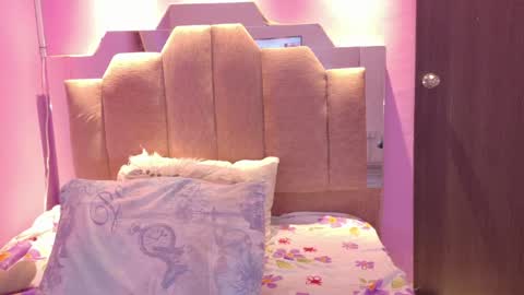 A n d r  e a S w e e t  online show from May 19, 2026, 8:37 pm