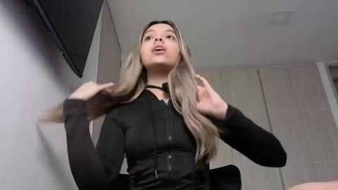 andreau 19 online show from April 15, 2026, 3:19 pm