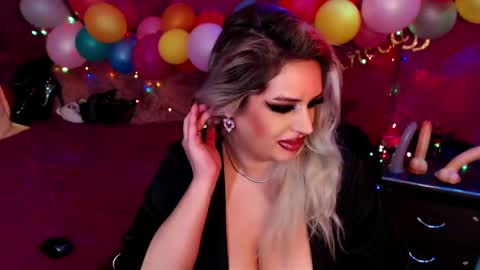 andreeajj online show from February 13, 2025, 10:00 pm