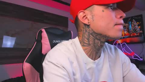 andrees_s online show from November 24, 2025, 7:13 pm