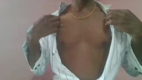 andres01_ online show from April 12, 2026, 12:21 pm