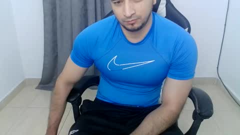 andres180950734 online show from October 3, 2025, 11:18 am