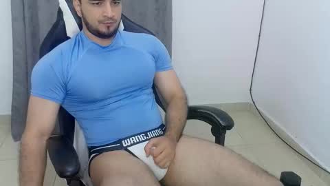 andres180950734 online show from November 20, 2025, 11:04 pm