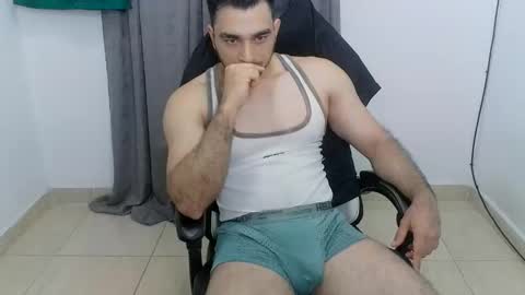 andres180950734 online show from May 25, 2026, 11:27 am