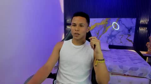 Snapshot of andres1_8 chatting on April 6, 2026, 2:42 am IM ANDRES online show from April 6, 2026, 2:42 am