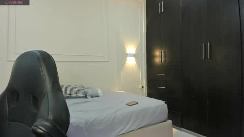 Snapshot of andres_stud chatting on May 6, 2026, 3:46 am andres_stud online show from May 6, 2026, 3:46 am