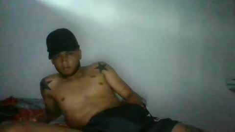andres_xtz online show from December 3, 2025, 7:01 pm