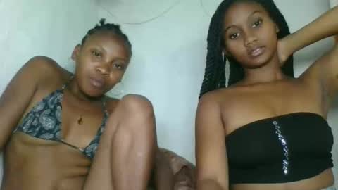 andressa03 online show from November 10, 2025, 6:29 pm