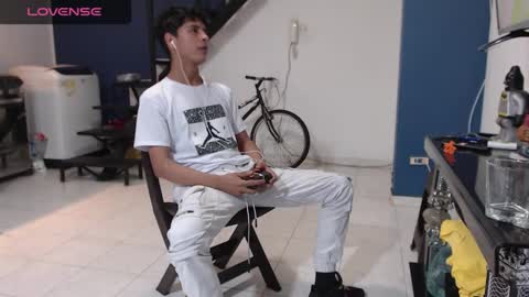 Andres Dean online show from February 8, 2025, 11:55 pm