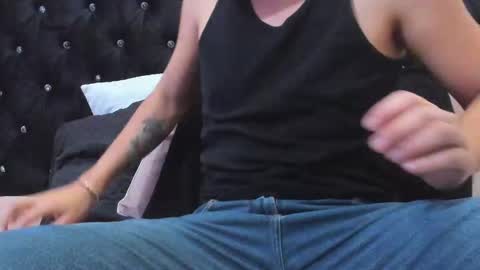andressterling  online show from October 3, 2025, 11:24 pm