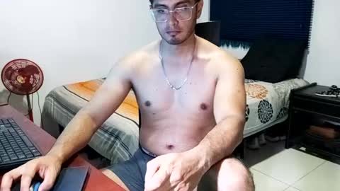 Snapshot of andresvergon85 chatting on March 3, 2025, 2:47 am andresvergon85 online show from March 3, 2025, 2:47 am