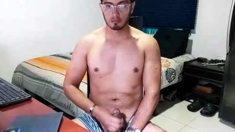Snapshot of andresvergon85 chatting on March 8, 2025, 5:33 pm andresvergon85 online show from March 8, 2025, 5:33 pm