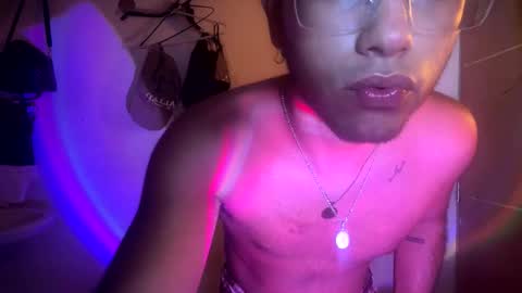 andreswhite_shotoflust online show from May 5, 2026, 1:57 am