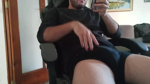 Snapshot of andreudickhard91 chatting on December 5, 2024, 8:00 am Andreu online show from December 5, 2024, 8:00 am