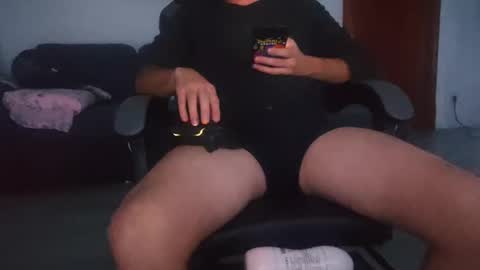 Snapshot of andreudickhard91 chatting on January 6, 2025, 12:16 am Andreu online show from January 6, 2025, 12:16 am