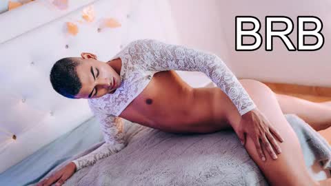 Andrew Jones Independient model  online show from February 11, 2025, 6:22 pm