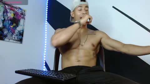 Snapshot of andrew_ag chatting on April 8, 2026, 1:16 am Andrew G online show from April 8, 2026, 1:16 am