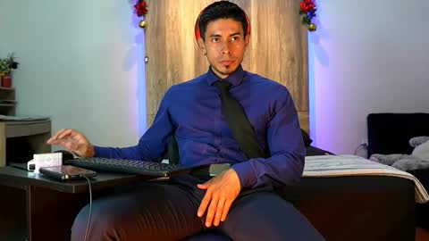 Snapshot of andrew_elliot chatting on December 19, 2025, 4:30 am Andrew online show from December 19, 2025, 4:30 am