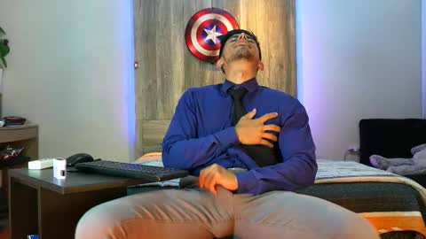 Snapshot of andrew_elliot chatting on February 1, 2026, 6:45 am Andrew online show from February 1, 2026, 6:45 am