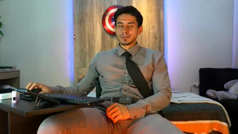 Snapshot of andrew_elliot chatting on February 20, 2026, 1:57 am Andrew online show from February 20, 2026, 1:57 am