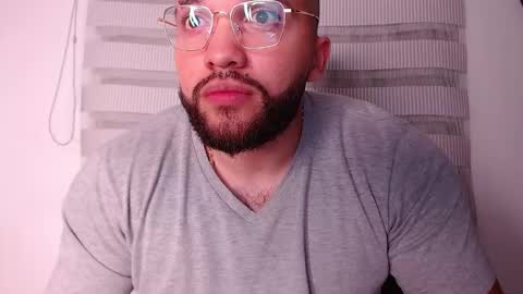 andrew_holden__ online show from November 12, 2025, 11:47 pm