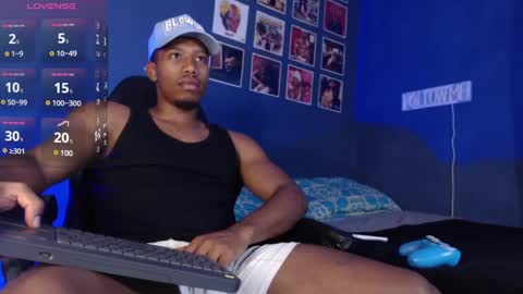 Snapshot of andrew_hoult chatting on December 15, 2024, 4:18 am Andrew online show from December 15, 2024, 4:18 am