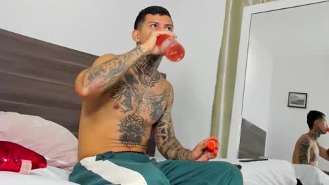 andrew_sanders69 online show from November 25, 2025, 3:17 am