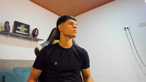 andrew_thopsom online show from January 8, 2026, 12:40 pm