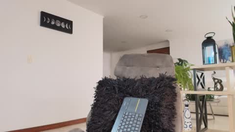 ANDREW WEST online show from December 5, 2025, 2:25 pm