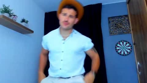 Snapshot of andrewdiaz_ chatting on May 27, 2026, 5:59 am Andrew Diaz online show from May 27, 2026, 5:59 am