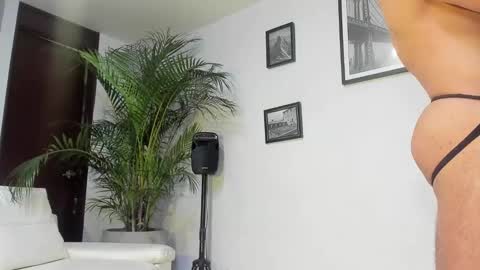 Snapshot of andrewjohnson0 chatting on February 10, 2025, 6:56 pm Andrew Johnson online show from February 10, 2025, 6:56 pm