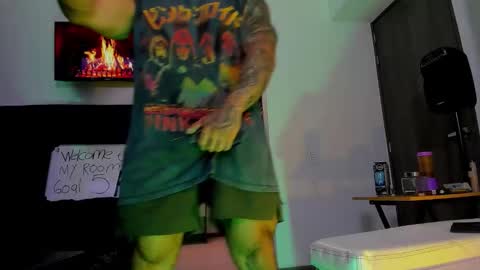 Snapshot of andrewjohnson0 chatting on September 21, 2025, 4:41 pm Andrew Johnson online show from September 21, 2025, 4:41 pm