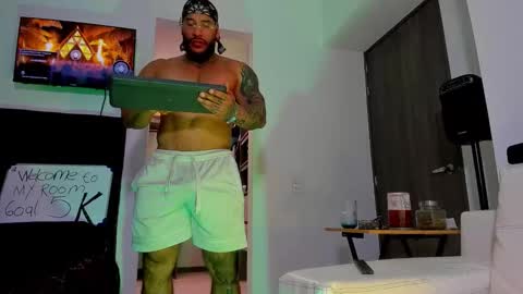 Snapshot of andrewjohnson0 chatting on September 29, 2025, 5:29 pm Andrew Johnson online show from September 29, 2025, 5:29 pm