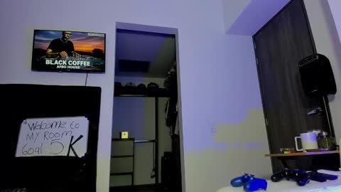 Snapshot of andrewjohnson0 chatting on October 19, 2025, 11:27 pm Andrew Johnson online show from October 19, 2025, 11:27 pm