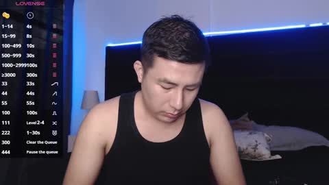 andrewmhilton_ online show from January 24, 2025, 11:12 pm