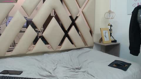 Snapshot of andrewsmile_ chatting on January 15, 2025, 4:11 pm ANDREW online show from January 15, 2025, 4:11 pm