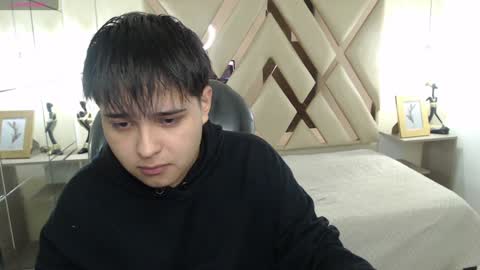 Snapshot of andrewsmile_ chatting on January 16, 2025, 12:20 pm ANDREW online show from January 16, 2025, 12:20 pm