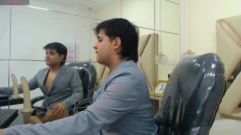 Snapshot of andrewsmile_ chatting on January 28, 2025, 3:25 pm ANDREW online show from January 28, 2025, 3:25 pm