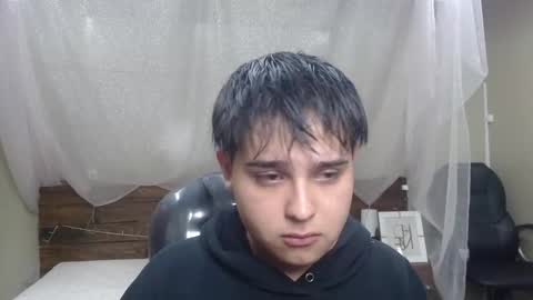 Snapshot of andrewsmile_ chatting on February 5, 2025, 12:06 pm ANDREW online show from February 5, 2025, 12:06 pm