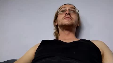 Snapshot of andrewwhitby chatting on September 18, 2025, 10:50 am andrewwhitby online show from September 18, 2025, 10:50 am