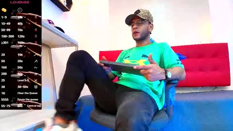   online show from October 19, 2025, 9:59 pm