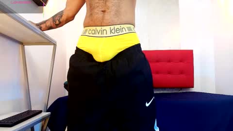   online show from October 22, 2025, 9:25 pm