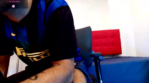   online show from October 25, 2025, 10:15 pm