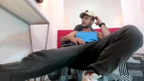   online show from November 15, 2025, 8:49 pm