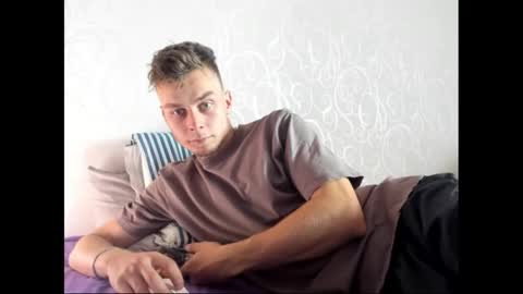 Snapshot of andrian_sweety chatting on September 24, 2025, 10:18 am andrian_sweety online show from September 24, 2025, 10:18 am