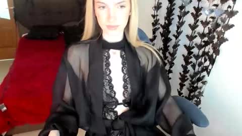 andrianabelle online show from October 13, 2025, 3:34 pm